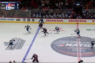 Americký uragán na začátku třetí třetiny sfoukl Finsko - Sport.cz