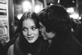 Sex je nejlevnější nástroj: Stasi agenti sváděli sekretářky, ty za špionáž pro NATO krutě zaplatily - Médium.cz