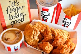 Kuře na pranýři: KFC má problém, který pálí víc než stripsy