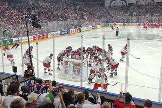 Nejdřív se jmenoval jinak. Po Naganu ho milovali. Dnes mu spílají. Dominik Hašek brzy oslaví „60“ - Médium.cz