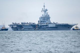 Ruský dron se přiblížil k francouzské letadlové lodi. NATO si s ním poradilo - Novinky