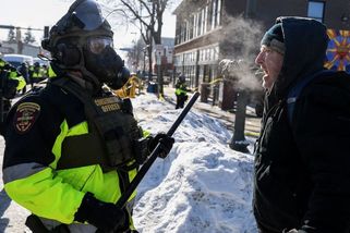 Neútočil, agenti ho střelili do zad, říká lékařka, jež zachraňovala Prettiho - Seznam Zprávy