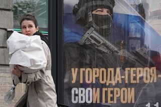 Petrohrad ztrácí tvář: Odvážní mlčí, mladí mizí z ulic, umělci odcházejí