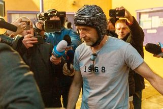 Omluvte se a zaplaťte 155 milionů korun. Janoušek podal žalobu na stát - Seznam Zprávy