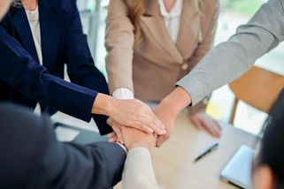 Jak by se nám žilo, kdyby o společnosti rozhodovaly ženy - Novinky