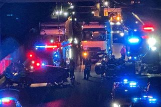 Auta rozházená po pruzích. Hromadná nehoda zablokovala dálnici D5 před Prahou - Novinky