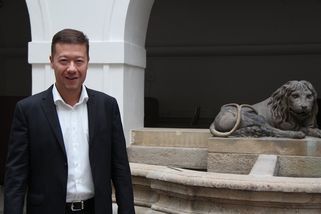 Okamura: Autobusové linky z Ukrajiny mohou sloužit k pašování zbraní