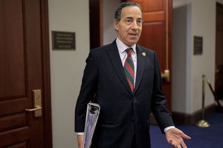 V Epsteinových spisech cenzurovali celý e-mail s předmětem „Trump“ i zmínku o devítileté dívce, řekl kongresman - Novinky