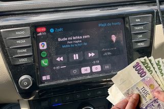 DŮLEŽITÉ: Platit daň z autorádia „zapomíná“ mnoho Čechů. Doufají, že se nic nestane, ale teď na ně číhá tučná pokuta!