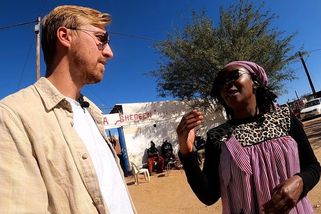 Jsem černá, ale Češka a chci domů, říká žena z africké chudinské čtvrti - Novinky