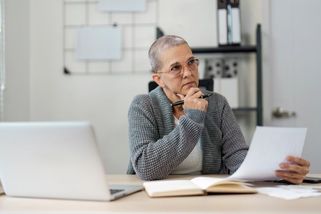 Věk hraje proti nim. Šedesátníků bez práce rychle přibývá - Novinky