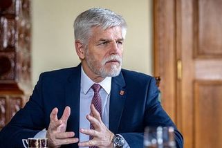 Obranné závazky platí i pro Babišovu vládu, řekl prezident Pavel Deníku