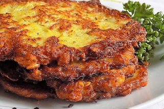 Znáte pravé bramboráky? Liší se úpravou brambor a křupavé jsou díky vychytávce s olejem