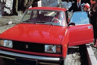 10 automobilů z Tuzexu: Ukážeme dvojí metr československého vnitřního obchodu - Autobible.cz - Předjedeme vaše představy!