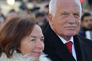 Na Jarka Nohavicu jsem šel rád. Na Livii Klausovou nejdu. Od kdy se z funkcí stává film? - Médium.cz