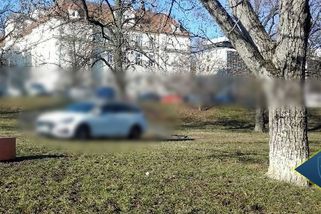Řidič v centru Brna nezabrzdil na parkovišti auto, to se rozjelo a projelo parkem - Novinky