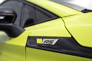 Začínají se nám elektromobily líbit? Jejich počet v Česku vzrostl o polovinu, postarala se o to hlavně jedna značka - Garáž.cz