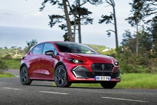 Renault přivezl do Česka novinky, které mají přilákat davy. Věří si oprávněně - Garáž.cz