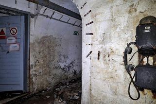 Pod Hlavním nádražím leží utajený protiatomový kryt z 50. let. Na pár dní se nečekaně otevřel