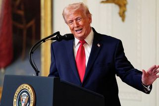 Trump: USA vyjednávají s Íránem, který souhlasil, že nebude mít jadernou zbraň - Seznam Zprávy