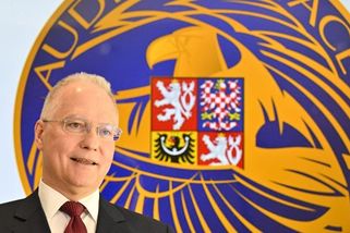 Dva generálové v BIS. Koudelka žádá povýšení pro důstojníka, který zabránil teroristickému útoku