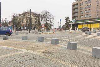 „Hranatá záhada“ zaskočila Pražany. Jak protitankové zátarasy, nechápe expert nápad za milion