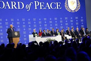 Jsou úžasní. Každý z nich je můj přítel. Trump světu ukázal svou Radu míru - Novinky