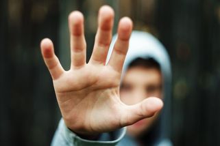 Úředník prodloužil utrpení týraných dětí. Dostal podmínku a trest 50 tisíc - Seznam Zprávy