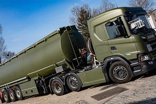 Logistické jednotky Armády ČR mají nové cisterny na pohonné hmoty