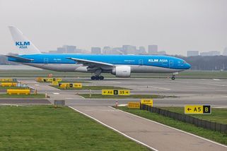 Aerolinky se začínají děsit nedostatku leteckého paliva. V ohrožení jsou lety do Asie - Novinky