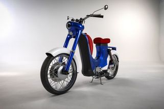 Stadion S22 hlásí návrat! Legendární československý moped jsme oblékli do moderního kabátu - Garáž.cz