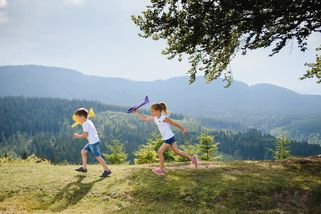Tahle hračka byla v roce 1970 náš poklad. Dnešní děti před ní ale strachy berou roha