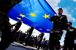 Dvacet sedm let v NATO: čas přemýšlet o vlastních bezpečnostních pojistkách - Médium.cz