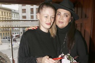 Vlasta | Mahulena Bočanová sdílela fotku dcery Márinky z plesu. „Vypadá jako Julia Roberts,“ žasnou lidé