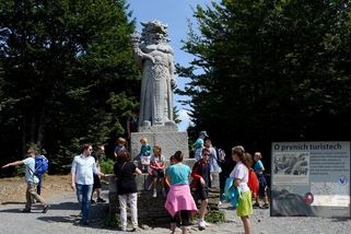 Lov voličů na kopcích. Babiš hodlá zdolat Lysou horu, Stanjura Radhošť - Novinky