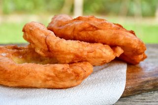 Znáte mekice? Křupavé placky z Bulharska jsou naprosto dokonalé!