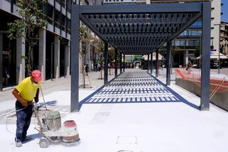 Řecko sužují úmorná vedra. Pro lidi pracující venku zavádí pětihodinové pauzy - Echo24.cz