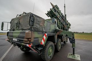 Experi: Česko může dát na obranu 3,5 procenta HDP. Brzdou nejsou peníze, ale politika