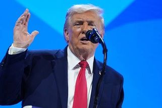 Trump blokuje důležitou stavbu. Chce, aby letiště a nádraží nesla jeho jméno