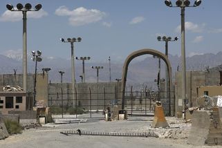 Z afghánské základny Bagrám odletěli poslední vojáci NATO - Novinky