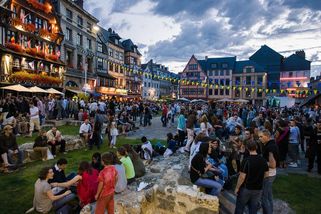 Útočníci vpichovali lidem na francouzském festivalu do těla injekce - Seznam Zprávy