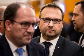 Rozdává se i po volbách: Jurečkovi „ajťáci“ dostali až 330 tisíc měsíčně - Médium.cz