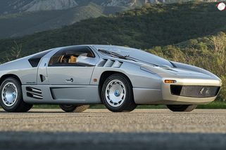 Isdera Imperator 108i je rarita s osmiválcem z mercedesu. Jedna skoro nejetá je na prodej!