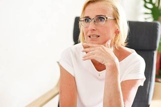 Zemřel otec Kateřiny Konečné. Sítě zaplavily vulgarity, dcera prosí o slušnost