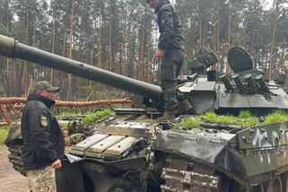 Video: Rusové se snažili Ukrajince přechytračit a tanky dobře ukrýt. Ti nasadili speciální jednotku a rozbili jim útok na severní frontě