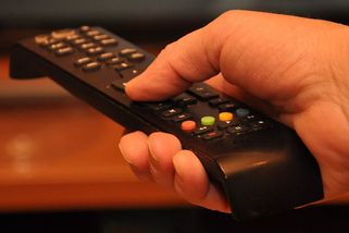 Ovladač od televize už vůbec nepotřebujete: Takhle ho nahradíte za pár sekund
