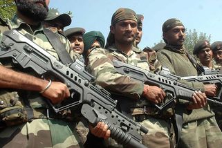 Mise na Ukrajině budou dvě: Indové a Arabové na frontě, koalice ochotných na západě země, tvrdí italská média - Echo24.cz