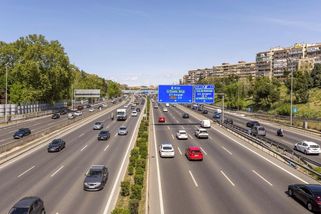 Řidiči zuřili, když jsem je předjížděl. Zákon mi přitom kryl záda - Médium.cz