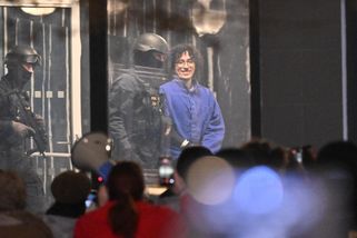 Mlč, policisty si natáčej. Po zadržení žhářů dostalo „soudružstvo“ podrobný manuál