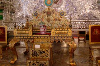 Írán má třetí největší poklad světa. Drahokamy i šperky za bilion korun - Seznam Zprávy